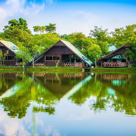 Tanita Lagoon Resort Udon Thani Esterno foto