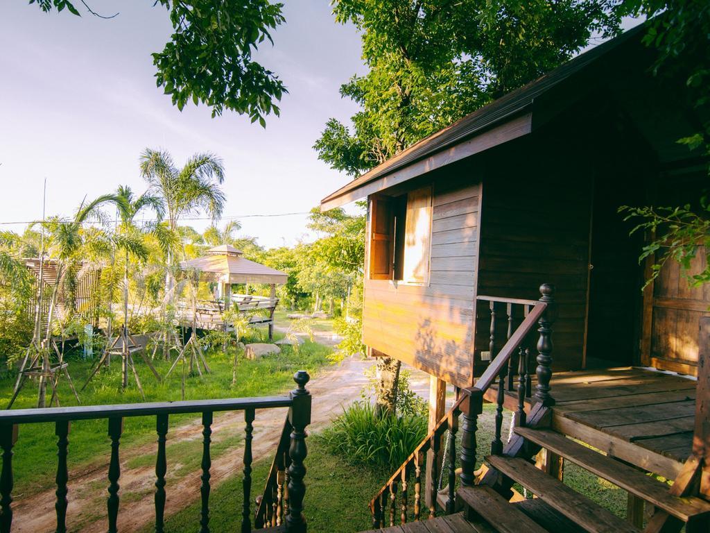 Tanita Lagoon Resort Udon Thani Esterno foto