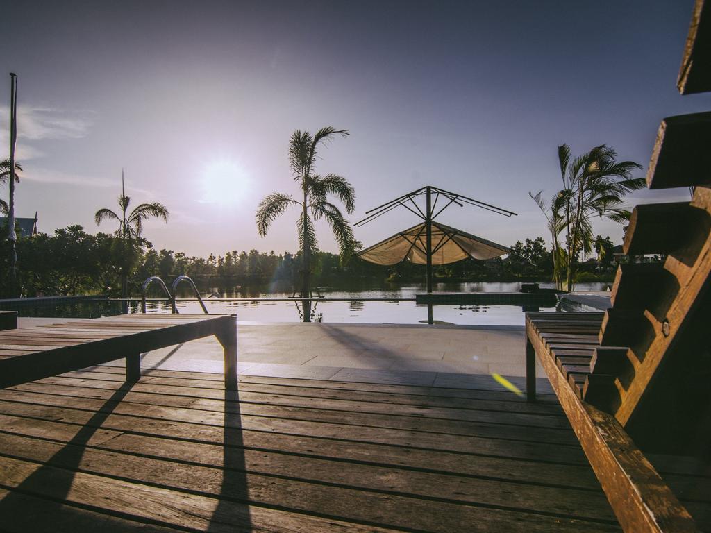 Tanita Lagoon Resort Udon Thani Esterno foto