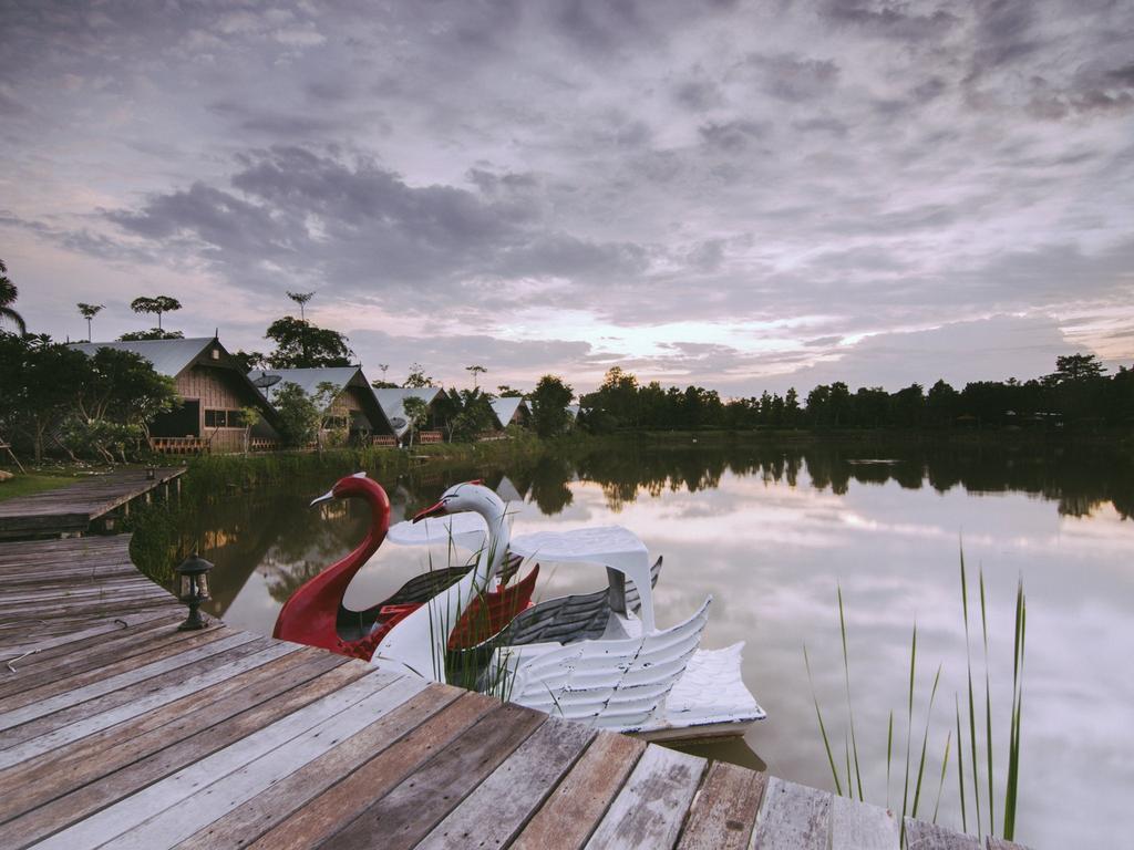 Tanita Lagoon Resort Udon Thani Esterno foto