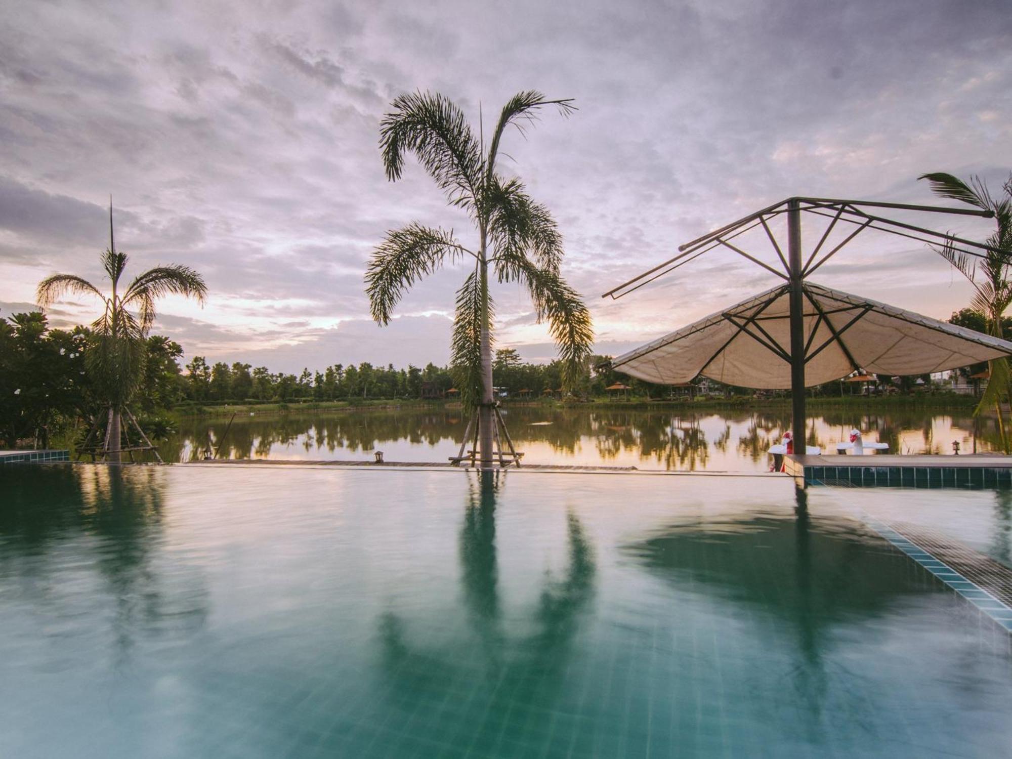 Tanita Lagoon Resort Udon Thani Esterno foto