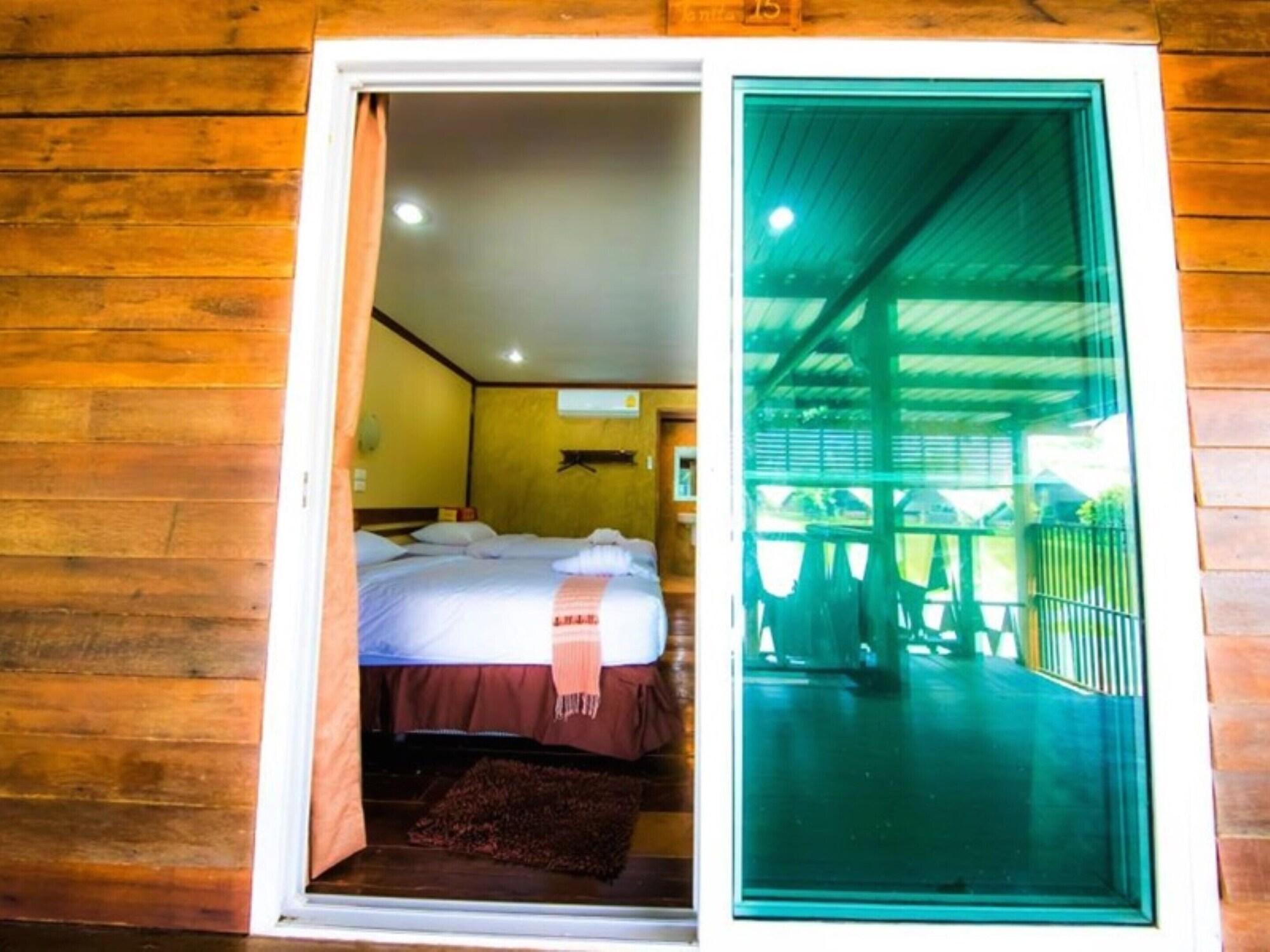 Tanita Lagoon Resort Udon Thani Esterno foto