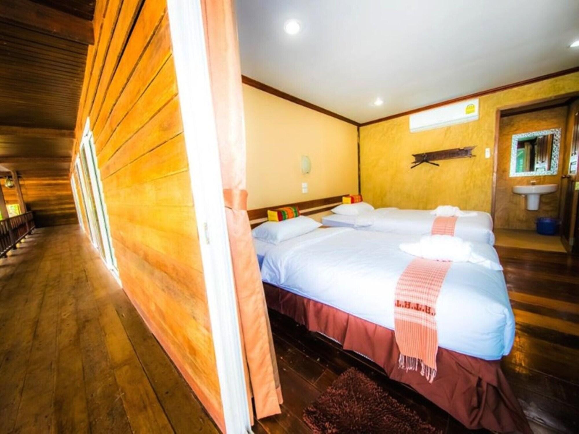 Tanita Lagoon Resort Udon Thani Esterno foto