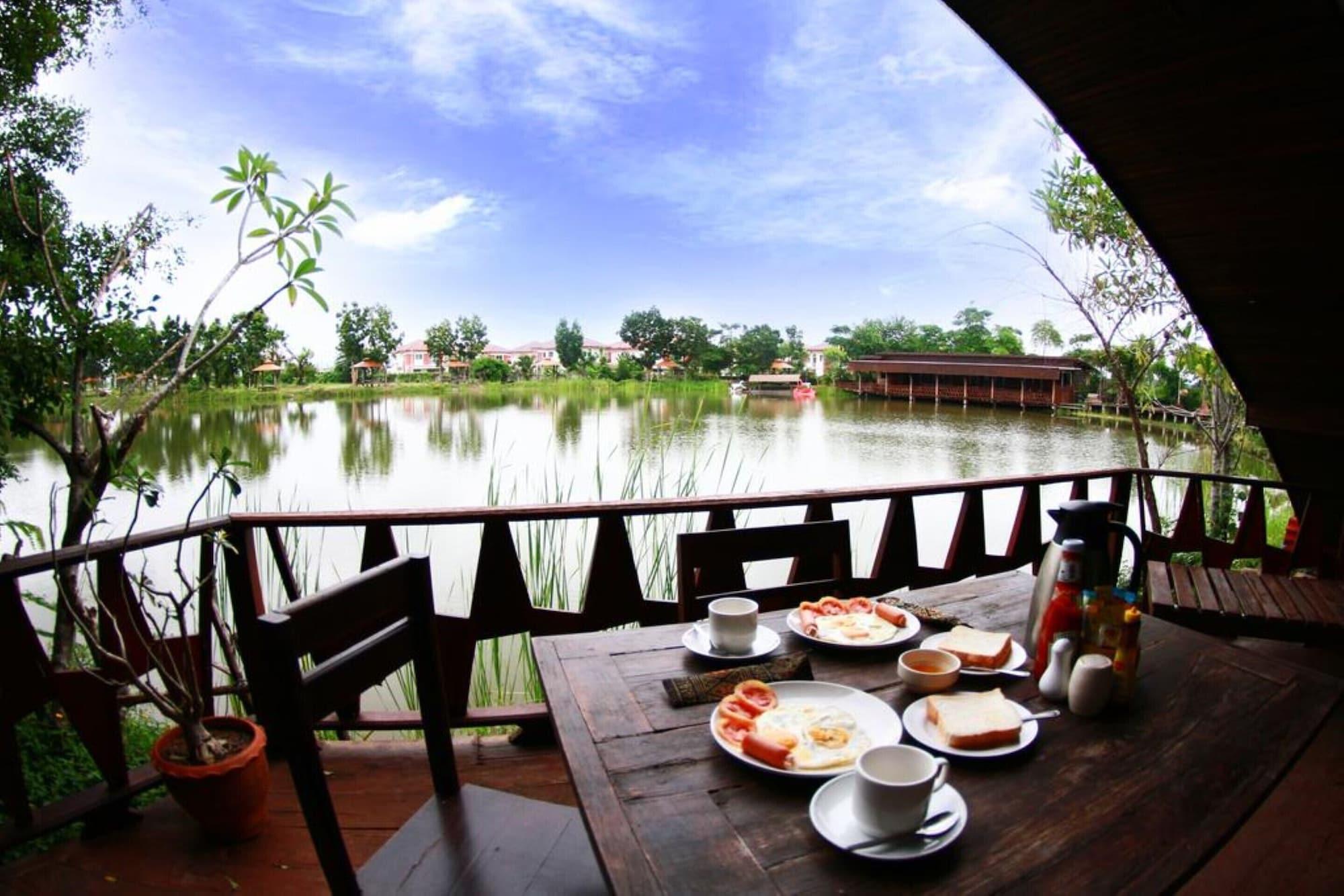 Tanita Lagoon Resort Udon Thani Esterno foto