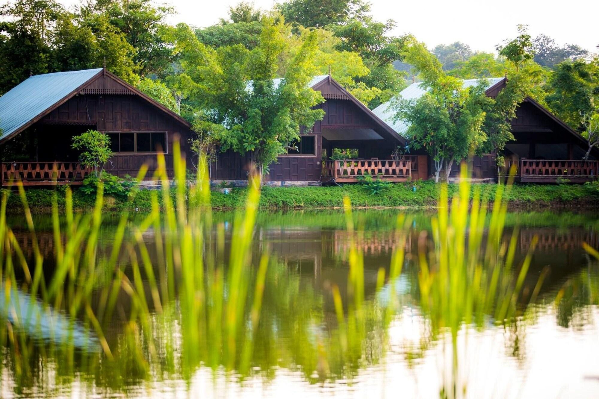 Tanita Lagoon Resort Udon Thani Esterno foto