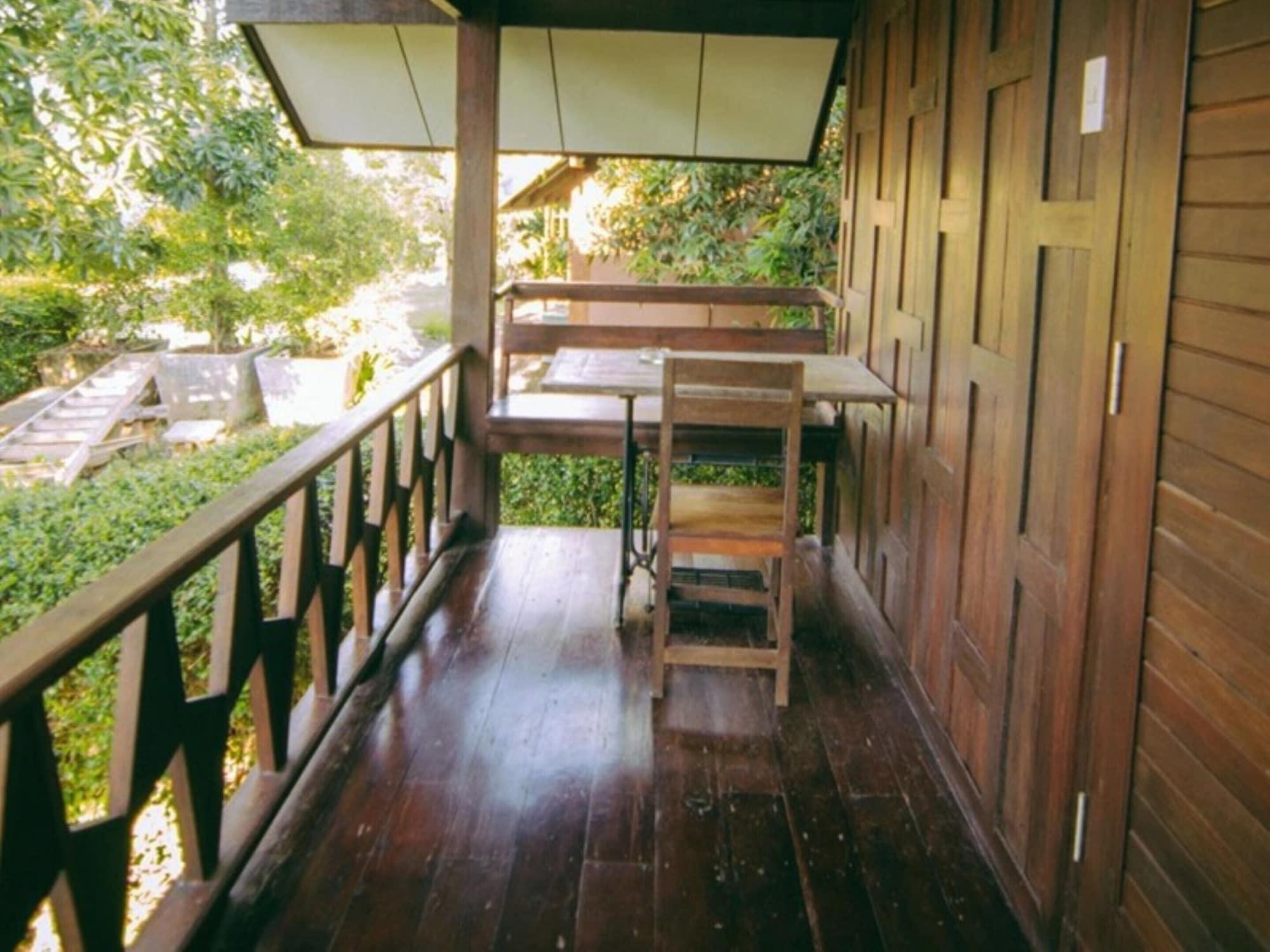 Tanita Lagoon Resort Udon Thani Esterno foto