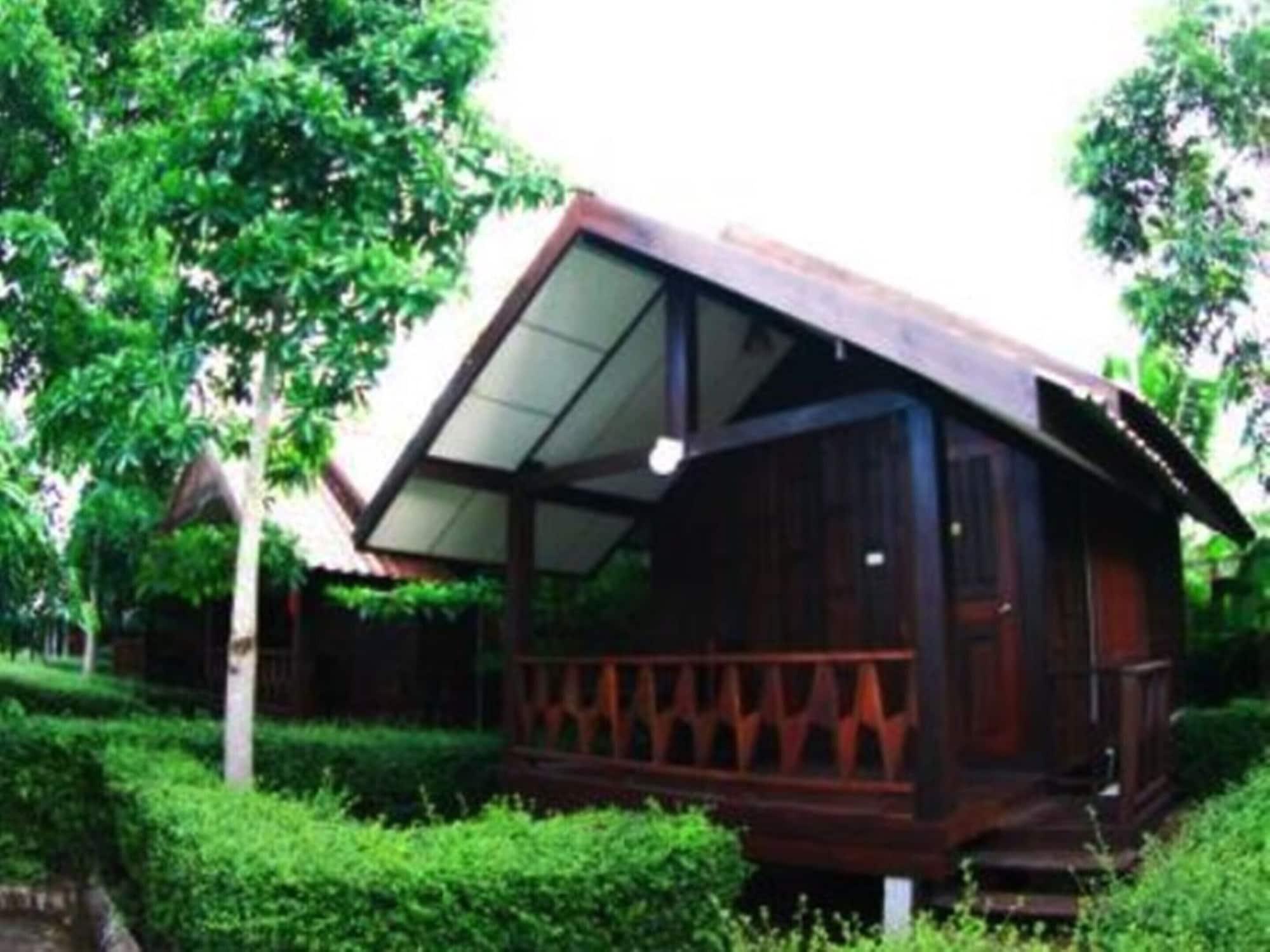 Tanita Lagoon Resort Udon Thani Esterno foto