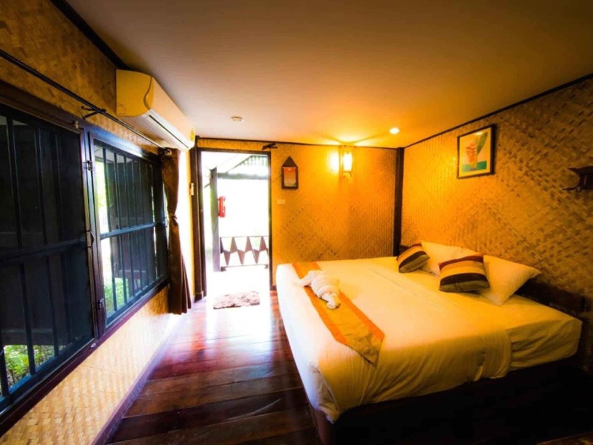 Tanita Lagoon Resort Udon Thani Esterno foto