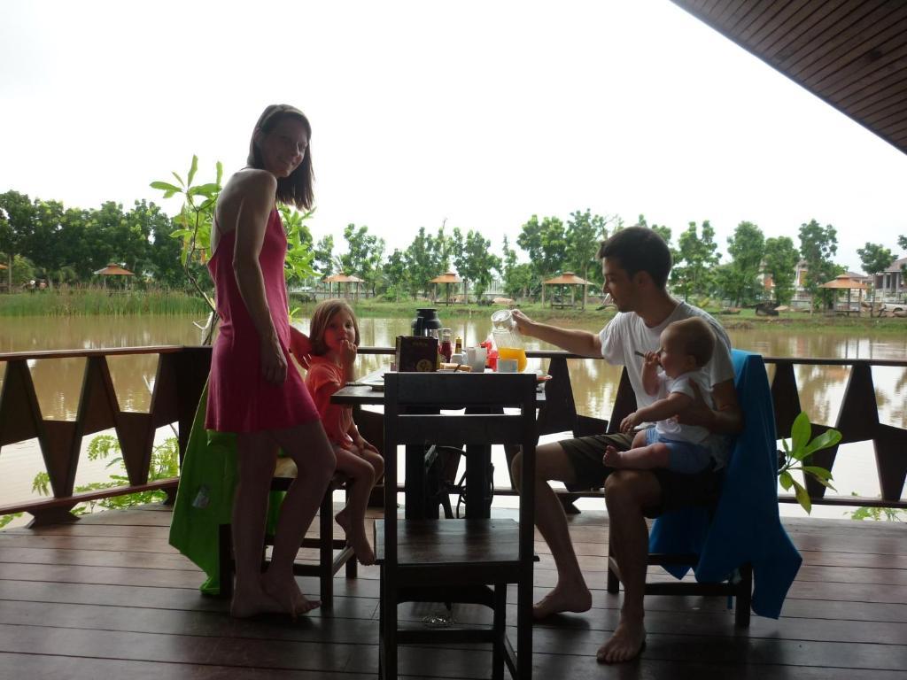 Tanita Lagoon Resort Udon Thani Camera foto